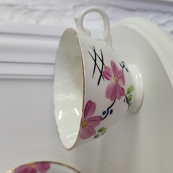 Delphine Bone China Tea Cup and Saucer, Made in England art deco - Picture 3 of 8